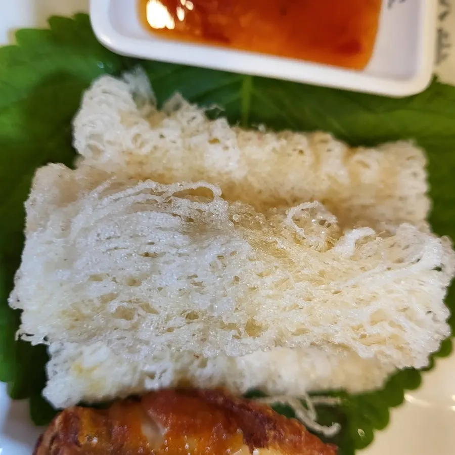 Side dish served alongside the pho