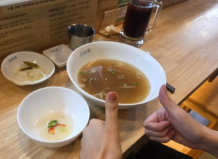 식사를 마친 테이블