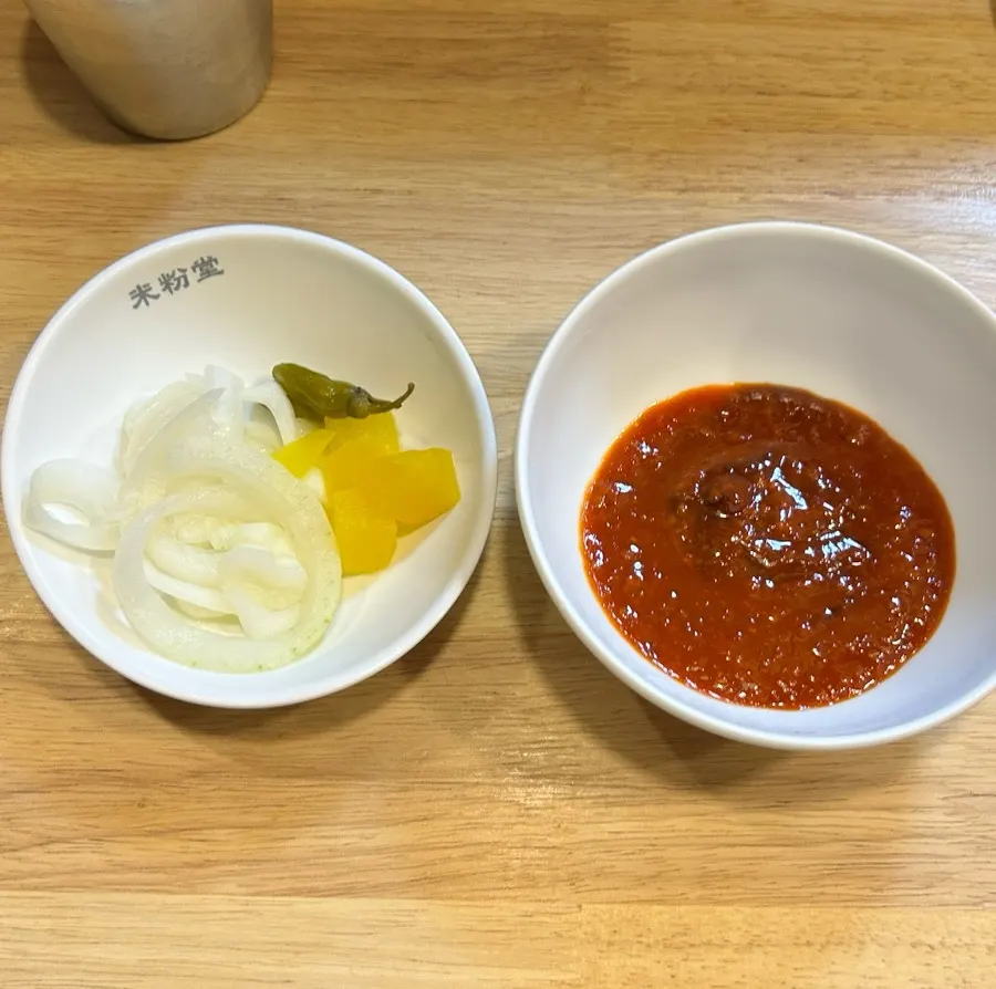 취향대로 곁들이는 소스 접시