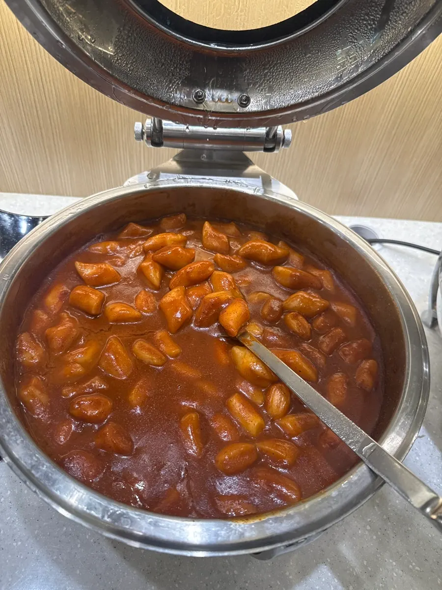 Shabu-shabu pot and ingredients at Pyeonbaek Hoegwan