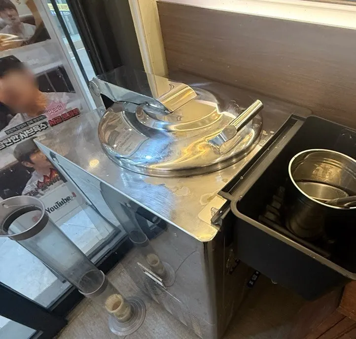 Shabu-shabu simmering with meat and vegetables