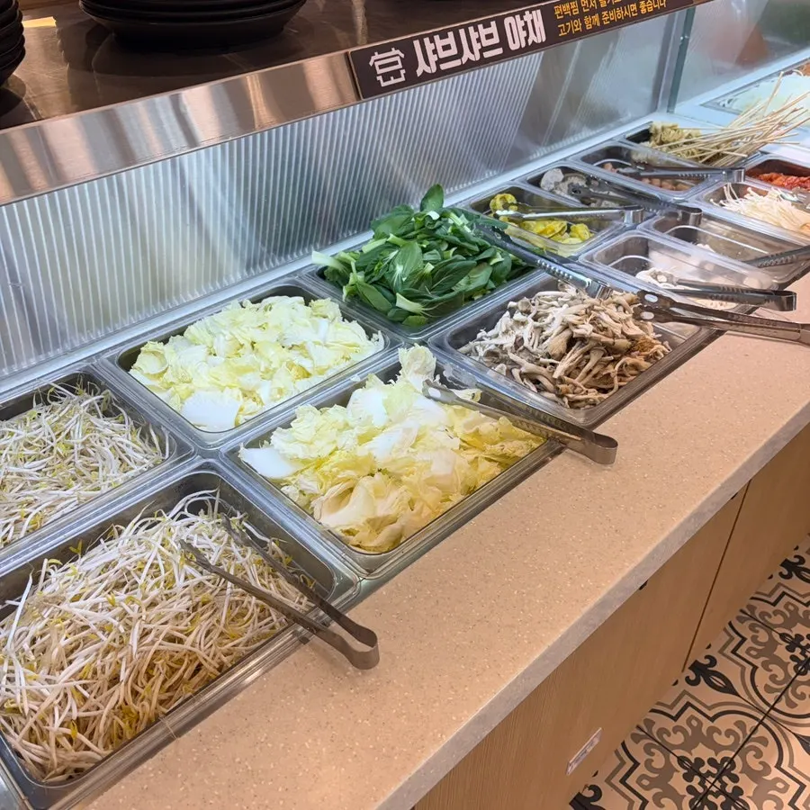 Lettuce wrap ingredients section at the self-serve bar