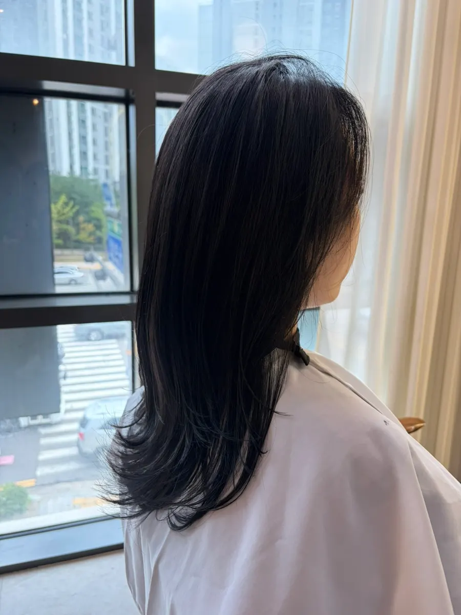 Màu blue-black nhìn dưới ánh sáng tự nhiên
