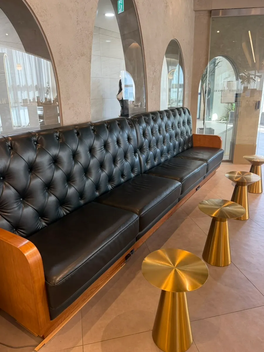 Seating in the waiting area of Juno Hair Dongtan SRT Station Branch