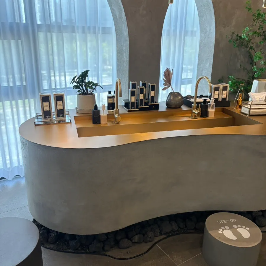Clean interior of Juno Hair Dongtan SRT Station Branch