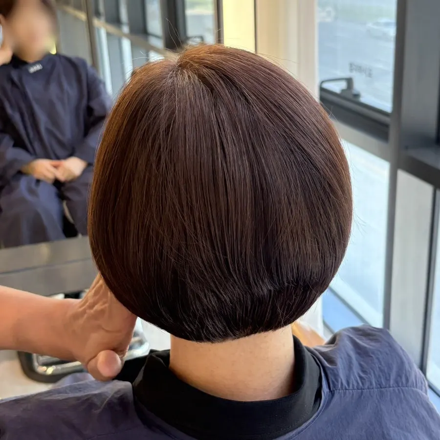 Finished short bob perm with volume hairline