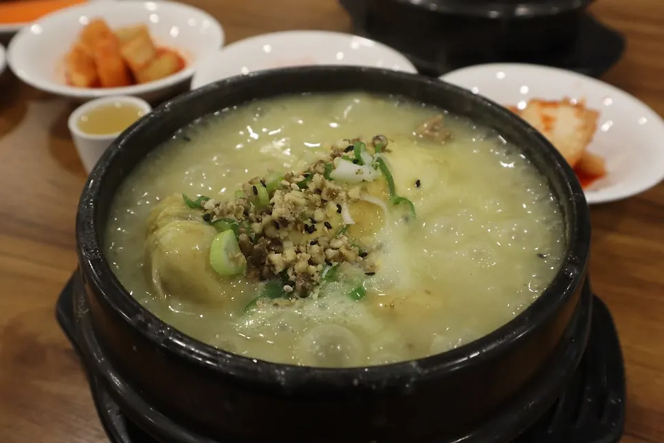 Mung bean samgyetang covered in mung beans