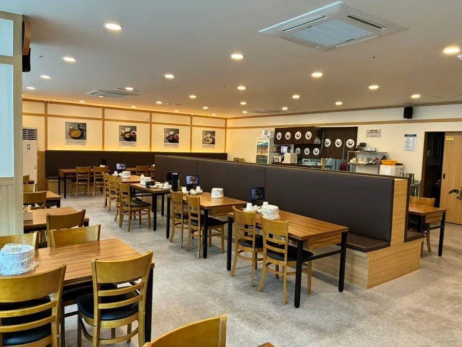Spacious interior of Dream Samgyetang