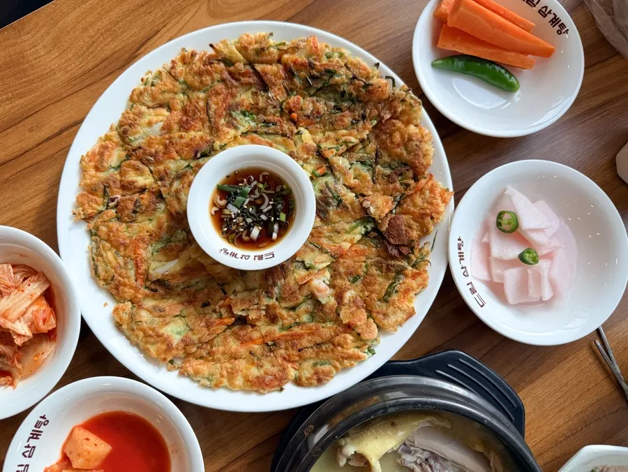 드림삼계탕 해물파전 한 판