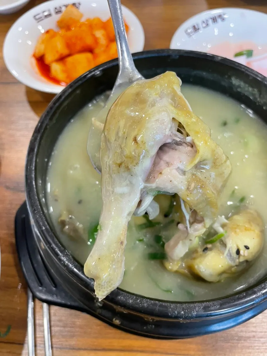 부드럽게 발라지는 닭다리살