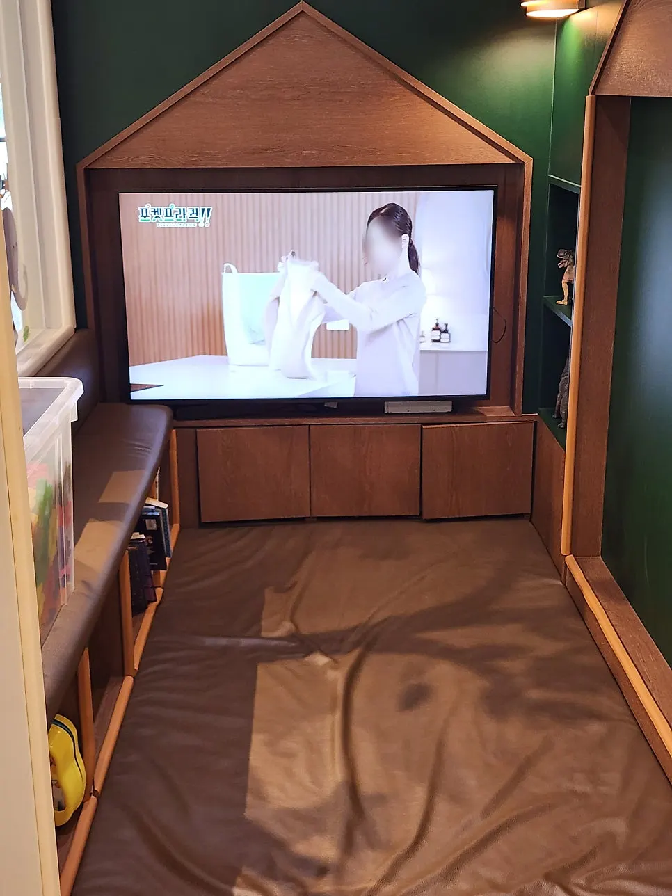 Kids' room area set up on one side of the salon
