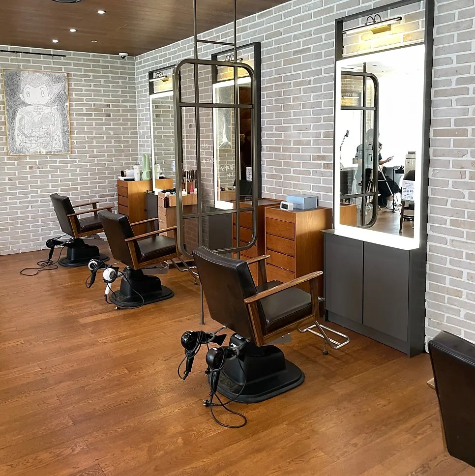 Hair spa room with massage chairs