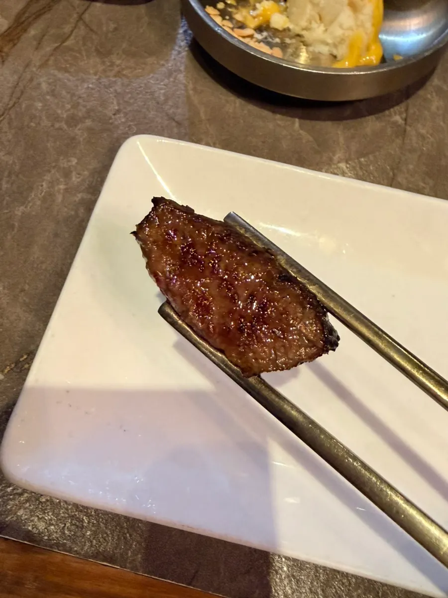 Lean prime beef rib meat placed on the bone