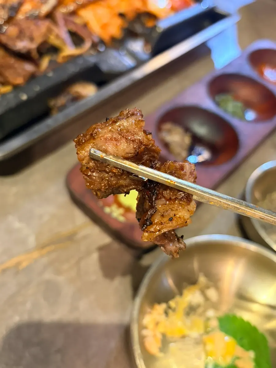 Chewy prime beef rib meat from around the bone