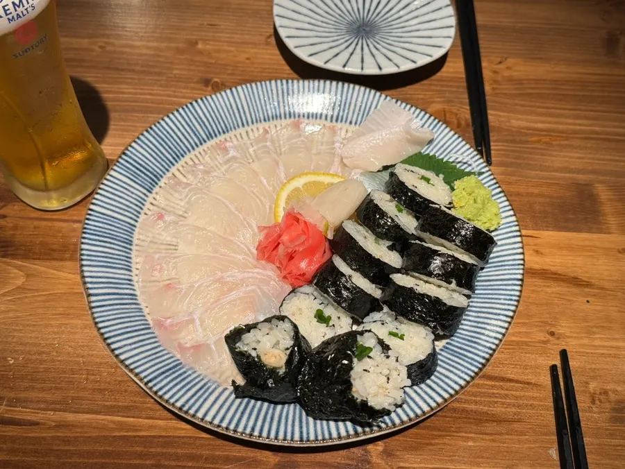 광어 사시미와 소금김밥 한 상