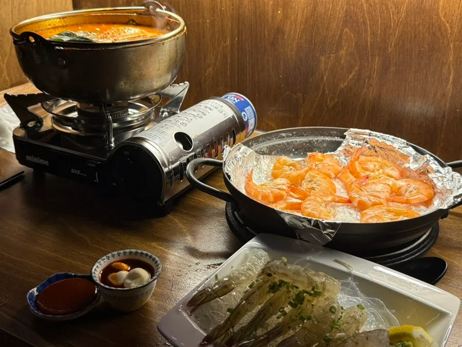 Simmering broth from the beef tendon hot pot