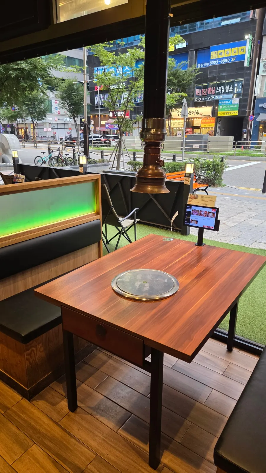 Outdoor terrace seating at Grill the Terrace Dongtan Main Branch