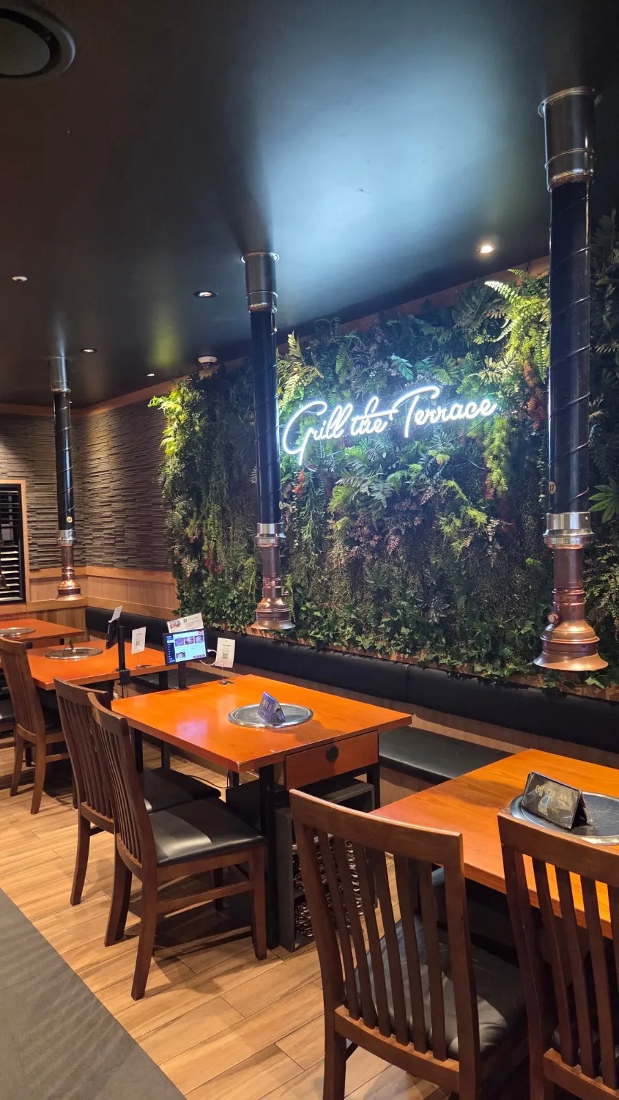 Wide indoor seating area at Grill the Terrace Dongtan Main Branch