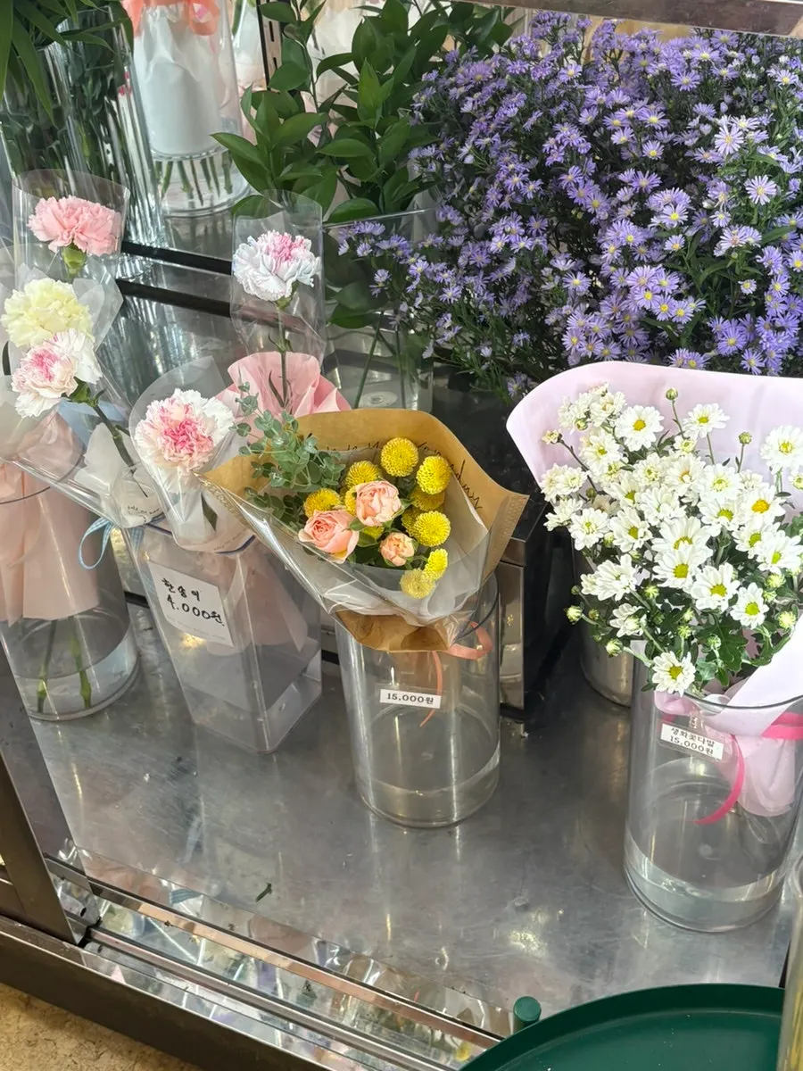 Bouquets with price tags