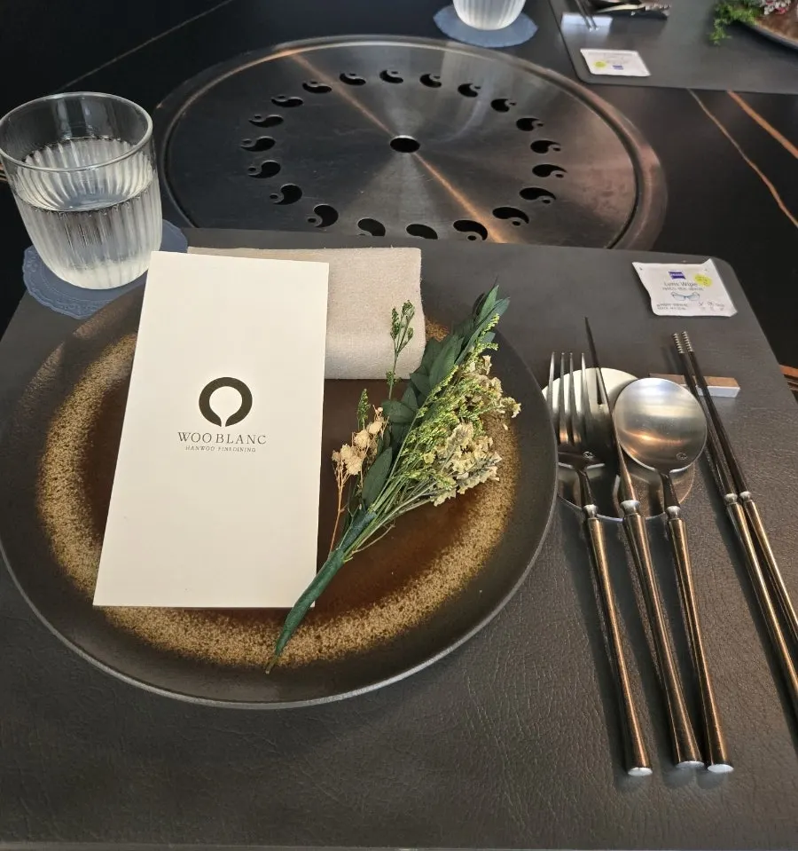 Modern dining space at Ubeullang Dongtan