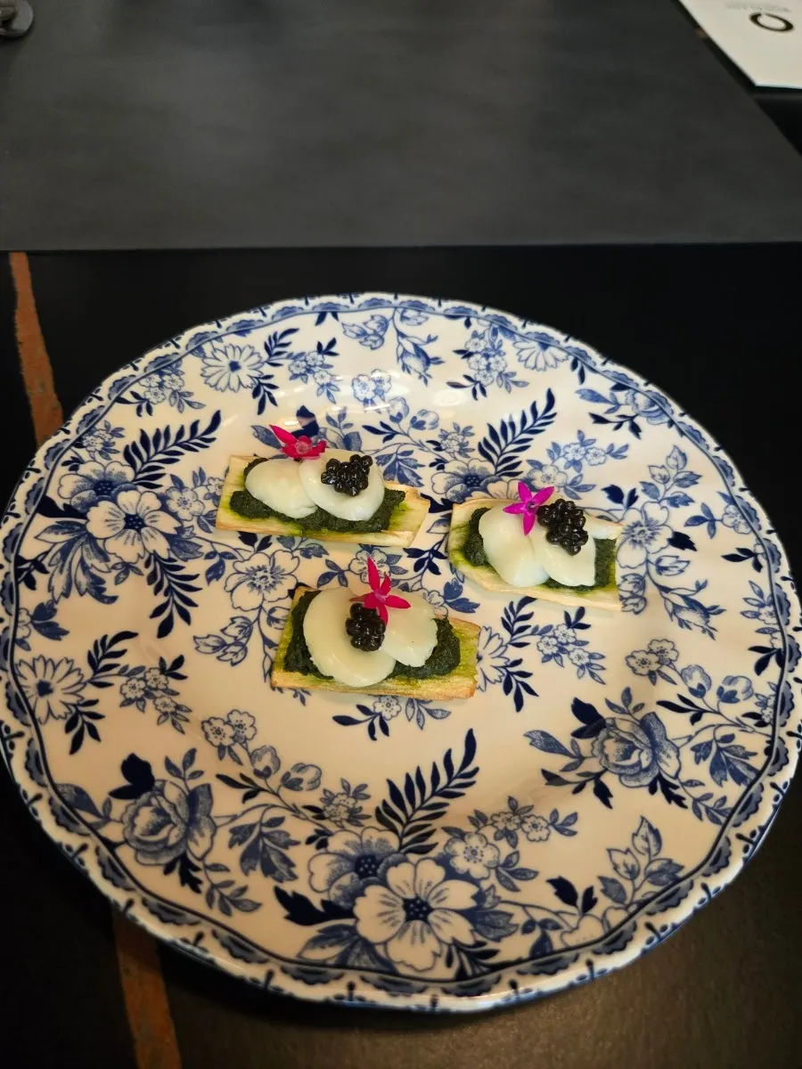 Cassava-chip bite with cheese and caviar