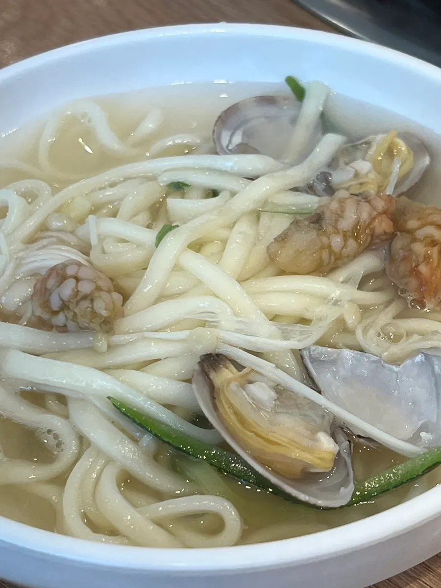 Seafood broth and kalguksu noodles