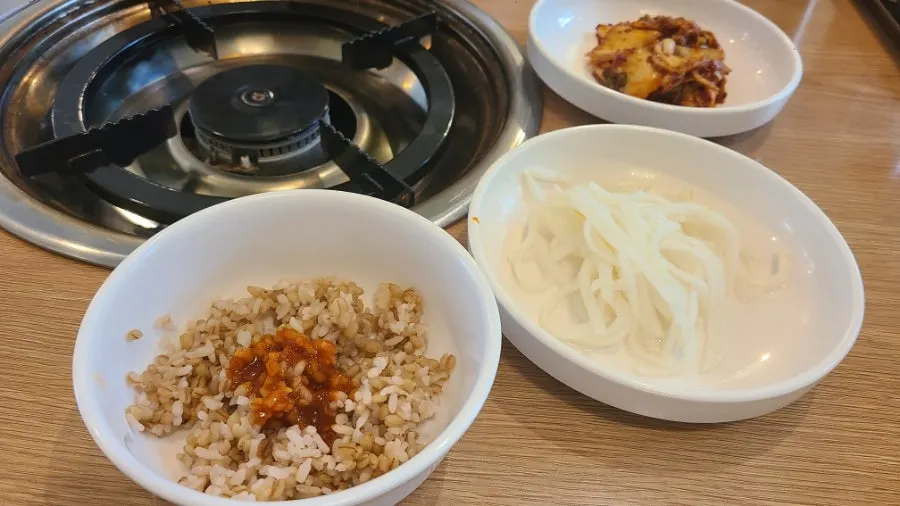 Barley rice mixed with julienned radish