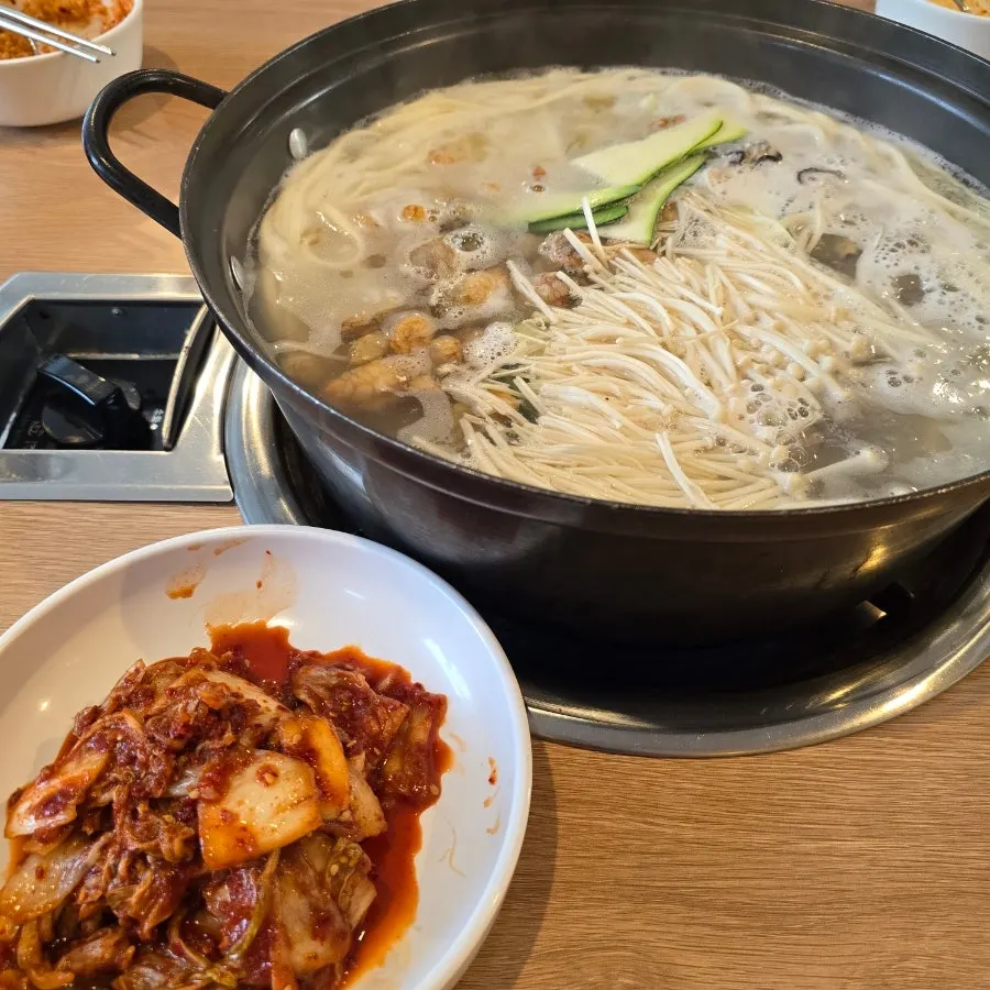 Seafood kalguksu with refreshing broth
