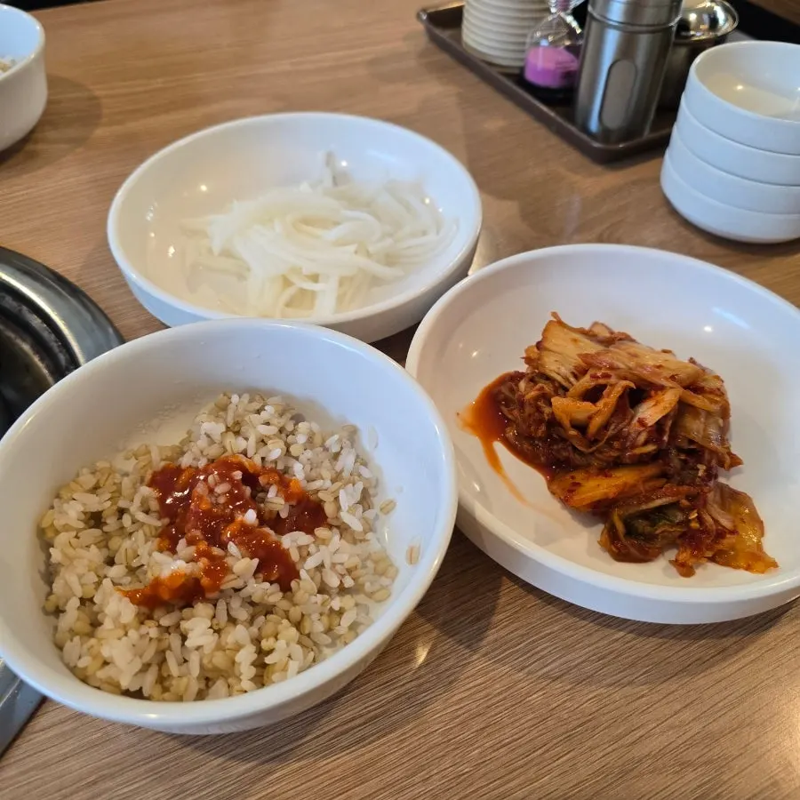 Free barley rice before the meal with yuzu radish salad