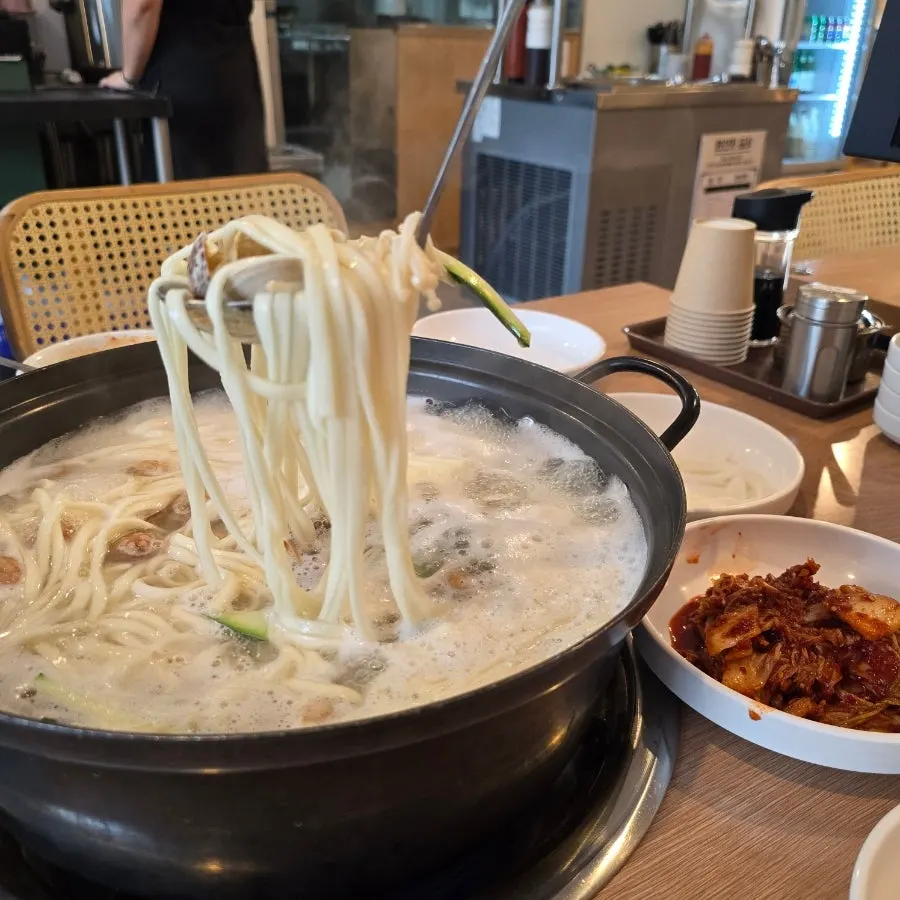 Kalguksu and fire-grilled spicy webfoot octopus