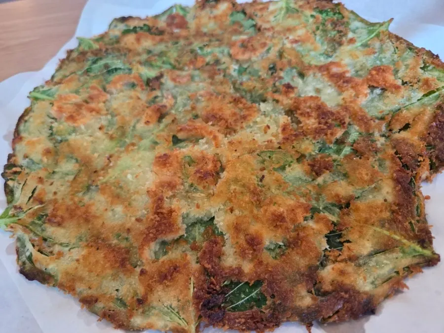 노릇하게 구워진 깻잎전