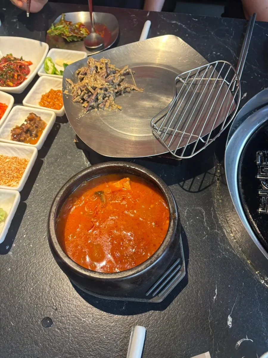 은박 호일에 감싼 통버섯 구이