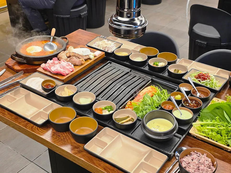 한돈 커플 한상 기본 상차림