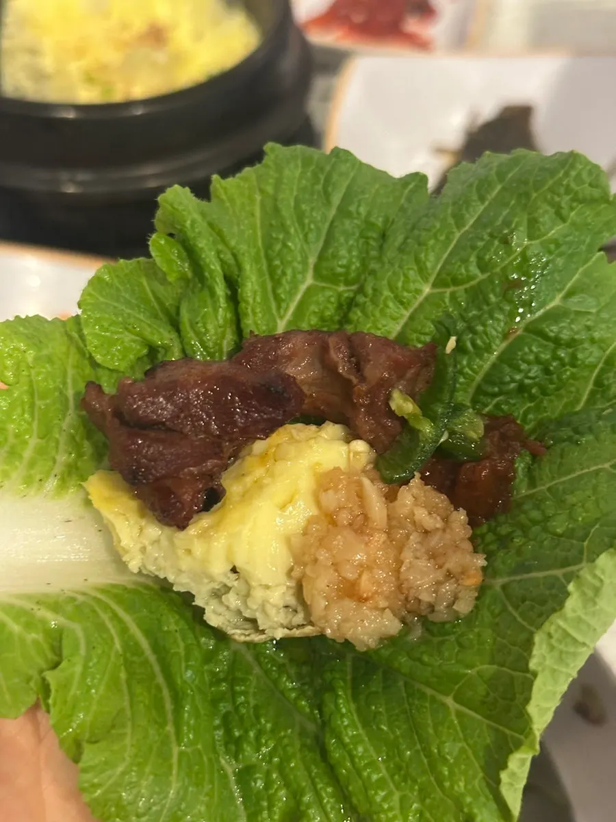 크림소스에 찍은 마농갈비