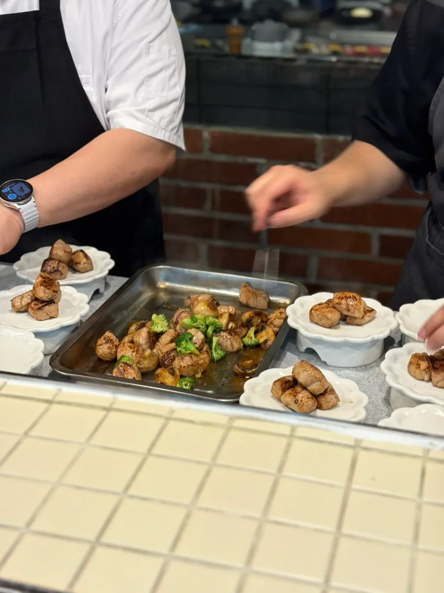 Don Tamguso kitchen grilling meat