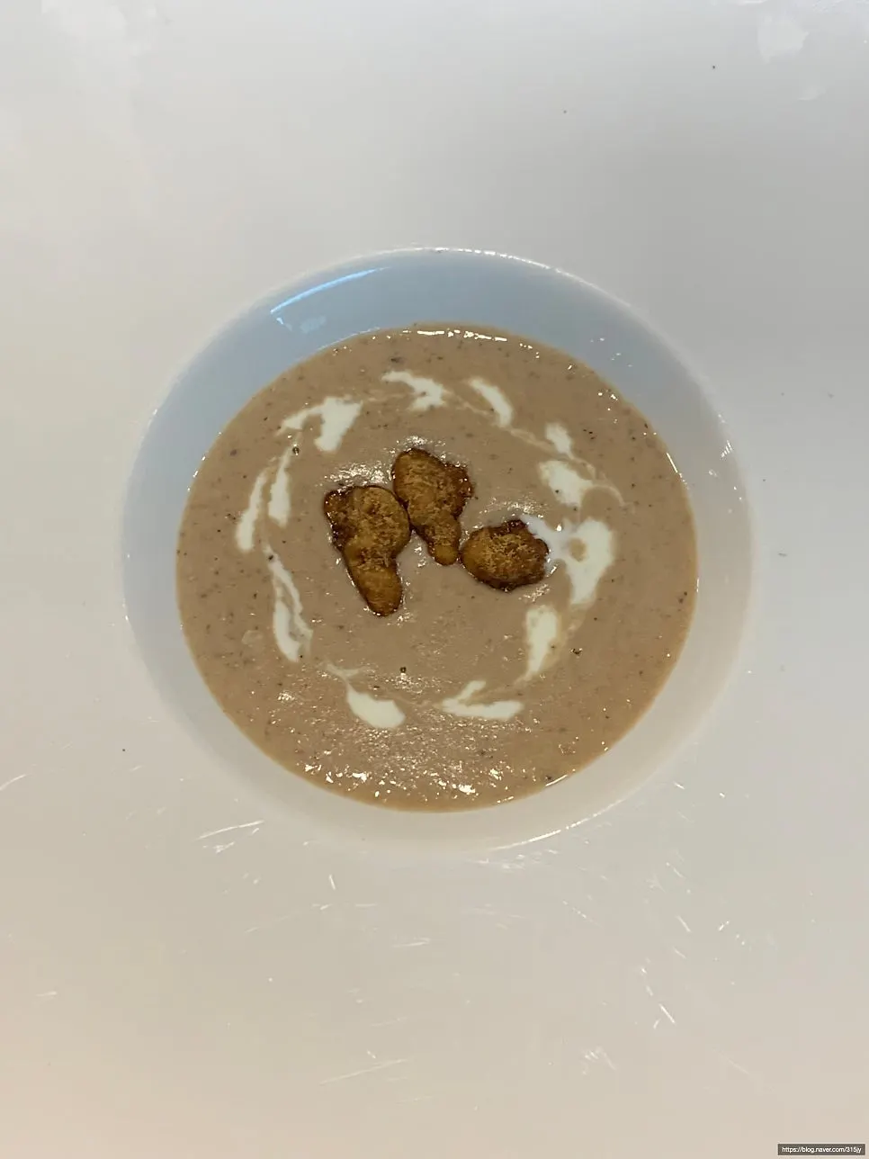 Close-up of the smoothly strained mushroom soup