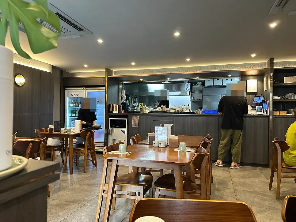 Interior of the dining hall at Doonjeong Hongdae Direct Branch