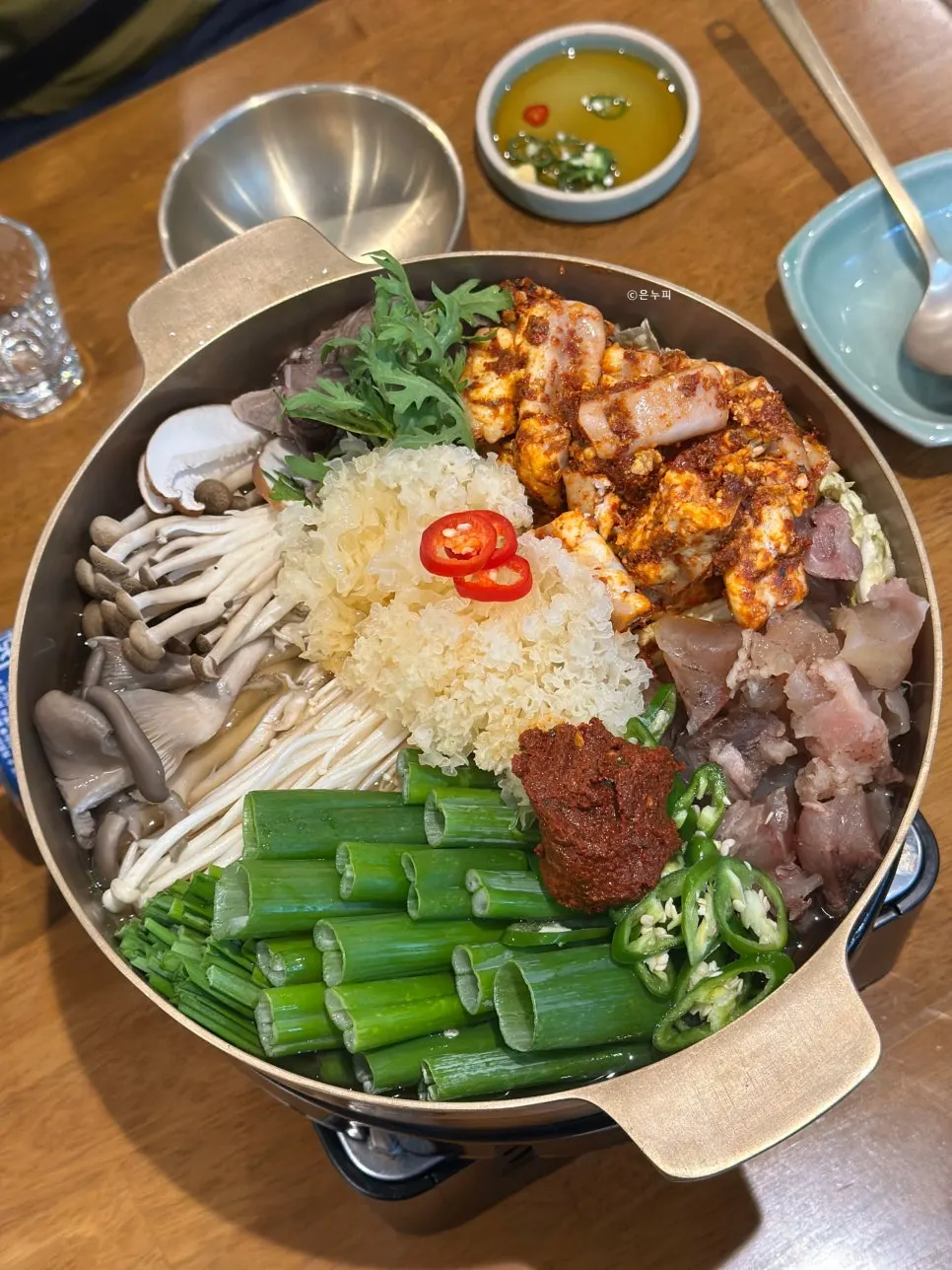 Hanwoo gopchang jeongol pot set up before cooking
