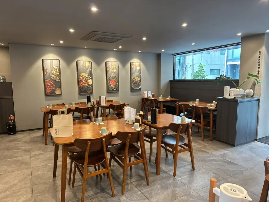 Dining room at Doonjeong with customers at 2pm