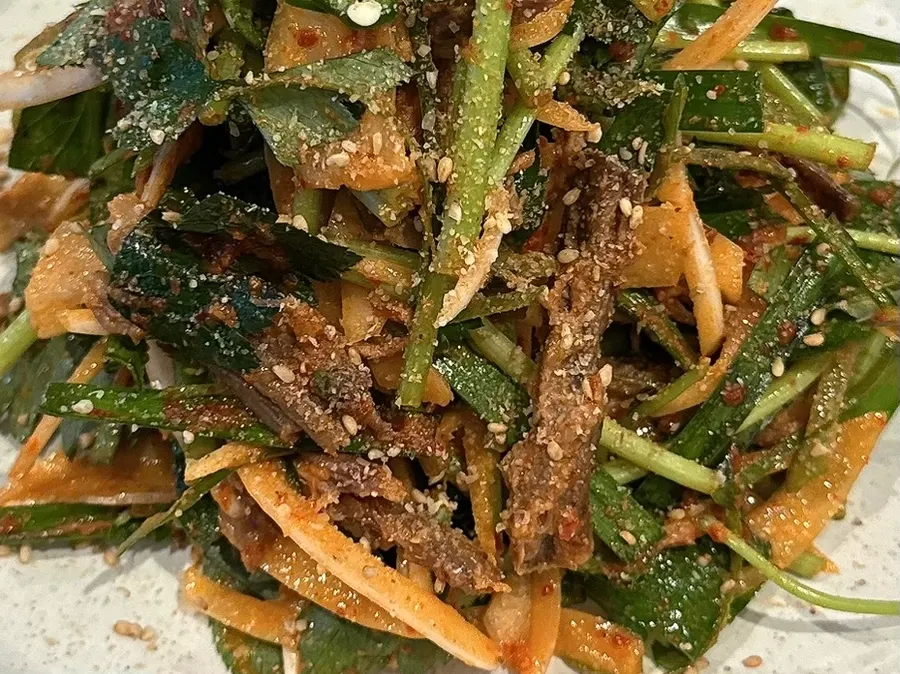 Plate of spicy-seasoned meat muchim