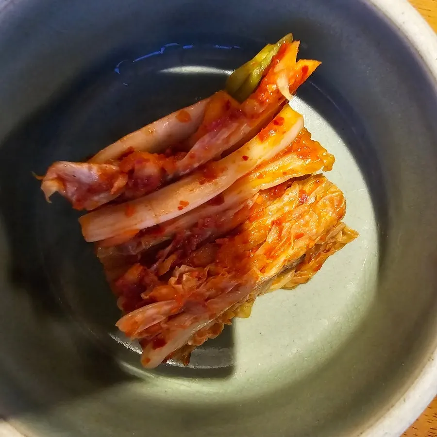 기본 찬으로 나온 배추김치