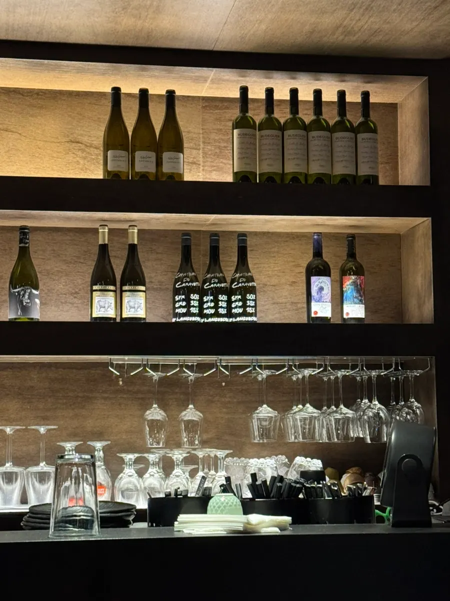Dophan's bar table with basic place setting