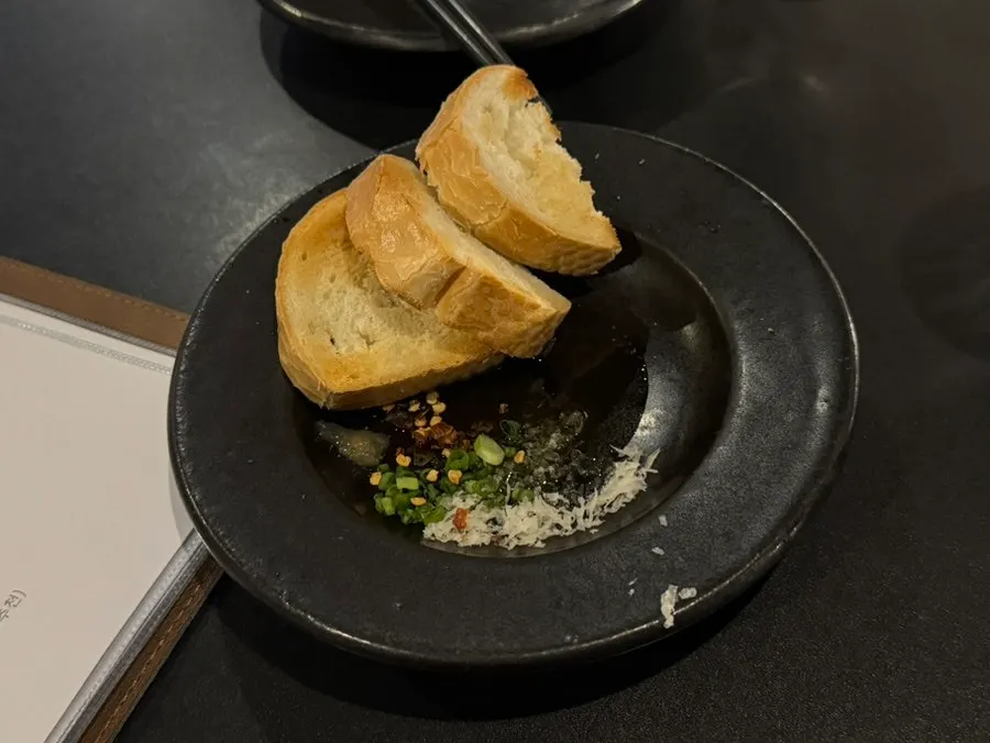 Pre-meal bread at Dophan