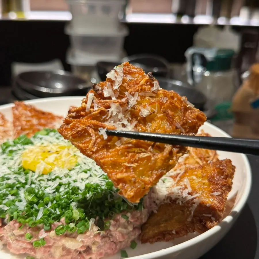 Beef tartare with the yolk mixed in