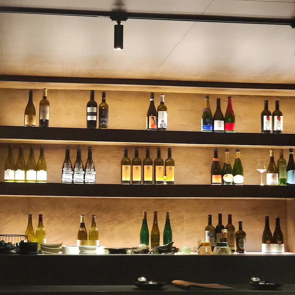Interior lighting and seating atmosphere at Dophan