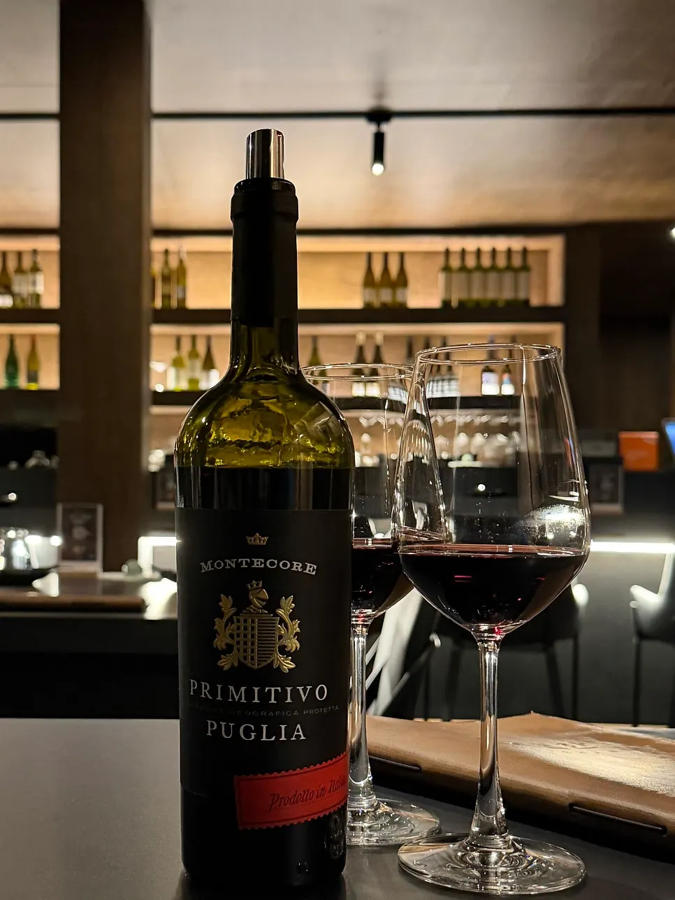 Dophan house red wine bottle