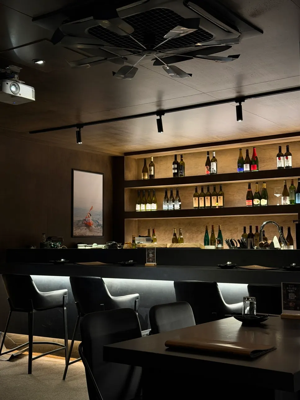Wine and side dishes on Dophan's table