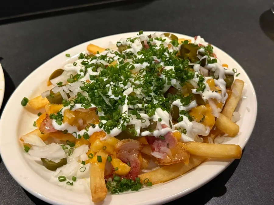Dophan's mac and cheese fries