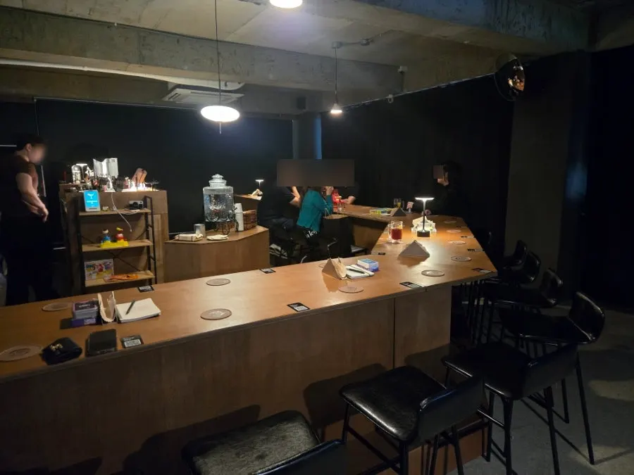 U-shaped seating layout at Doran Honsul Bar
