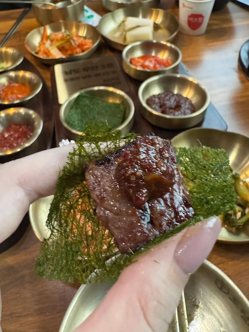 참숯에 구워진 소뱃살 꽃갈비 구이